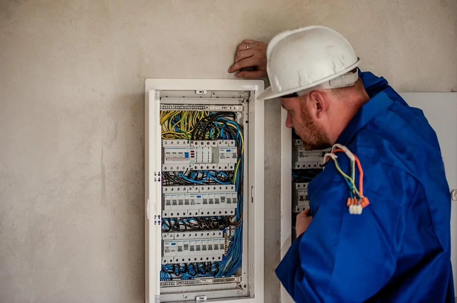 Arbeiten an einer Elektroinstallation